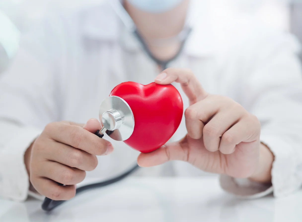 Right Side Chest Pain: Common Causes and When to See a Doctor